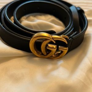 Gucci skinny belt, size 105, 42 black with gold hardware